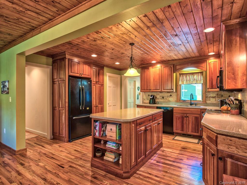 322 Timberlane Road Waynesville, NC 28786 - Photo 14 of 32 Gallery Image 14