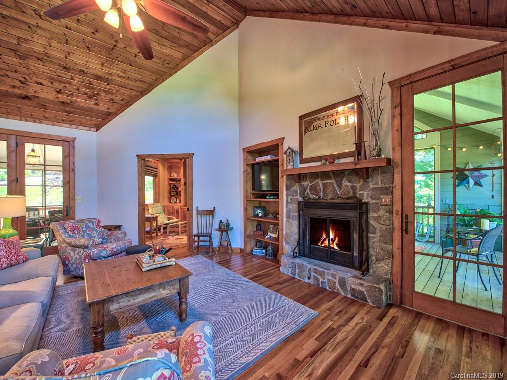322 Timberlane Road Waynesville, NC 28786 - Photo 7 of 32 Gallery Image 7
