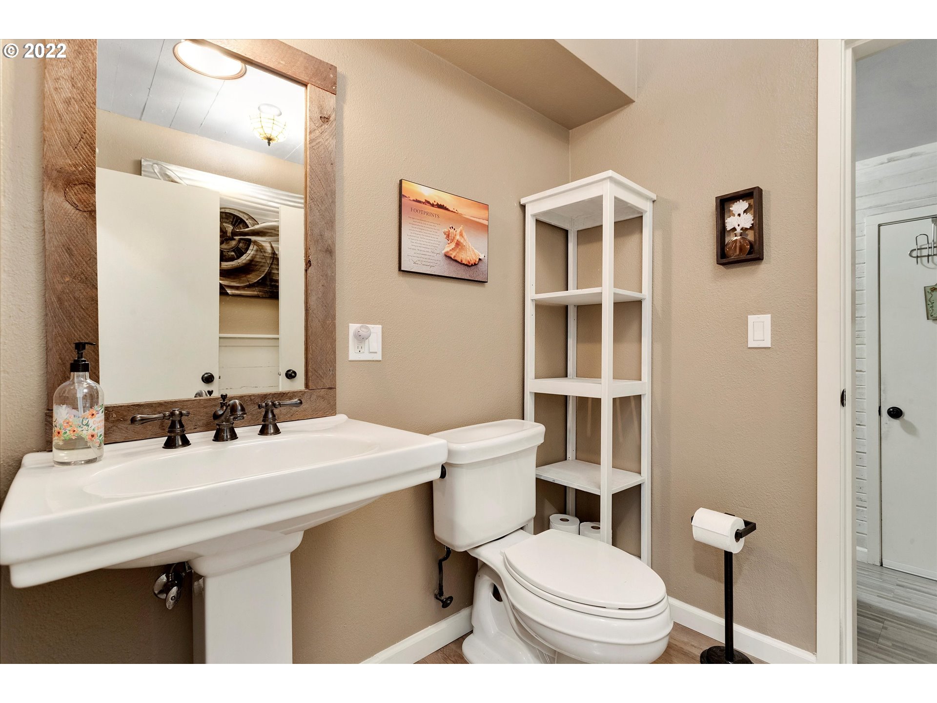 11177 Southeast Mather Road Clackamas, OR 97015 - Photo 12 of 31 Gallery Image 12