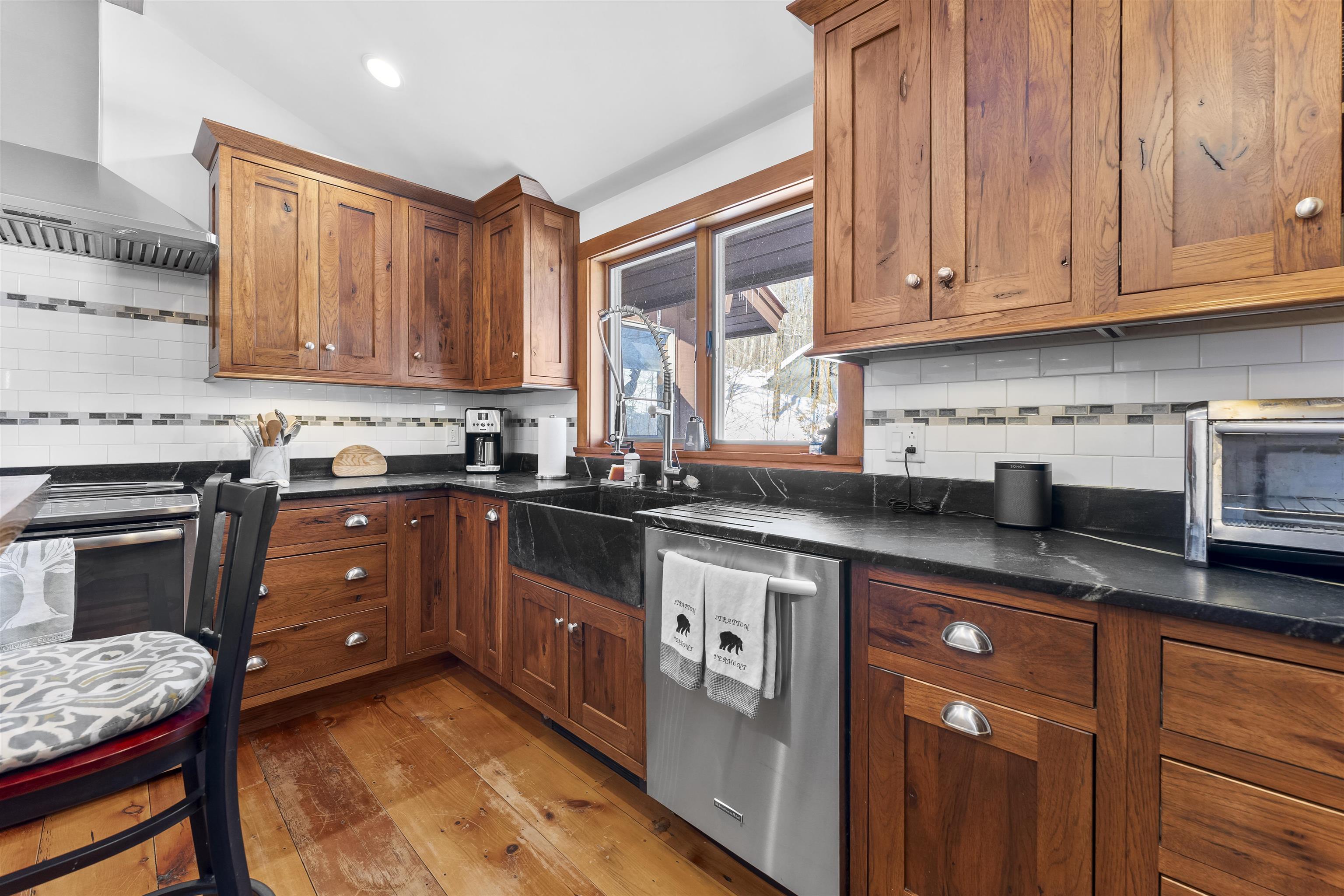 11 Roundtree Road Winhall, VT 05340 - Photo 11 of 40 Gallery Image 11