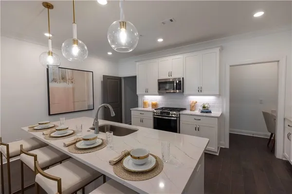 $457,900 | 5124 Bandolino Lane, Unit 323, Peachtree Corners, GA 30092