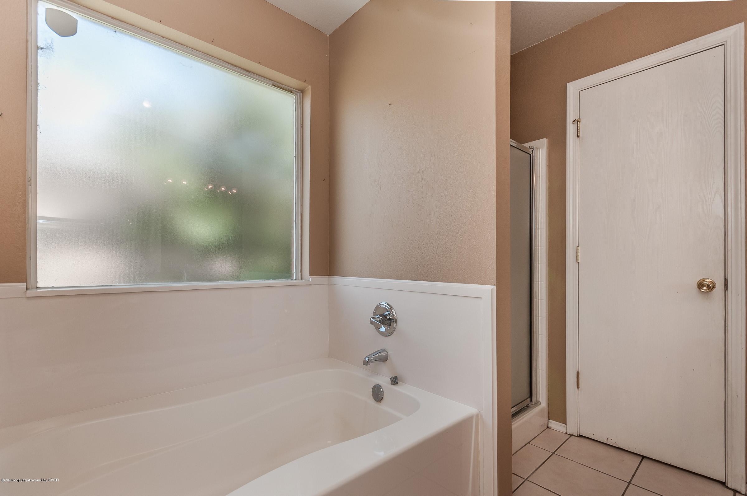 5017 Capulin Lane Amarillo, TX 79110 - Photo 14 of 19 013_Master Bathroom (2)