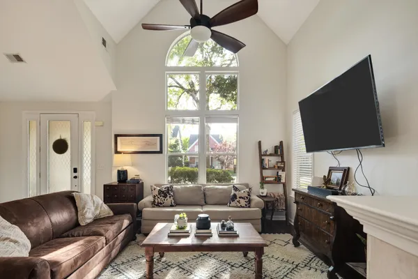 $384,000 | 1257 Island Place East, Memphis, TN 38103