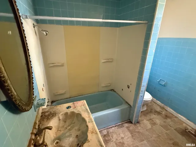 $24,900 | 1010 East 5th Street, Metropolis, IL 62960