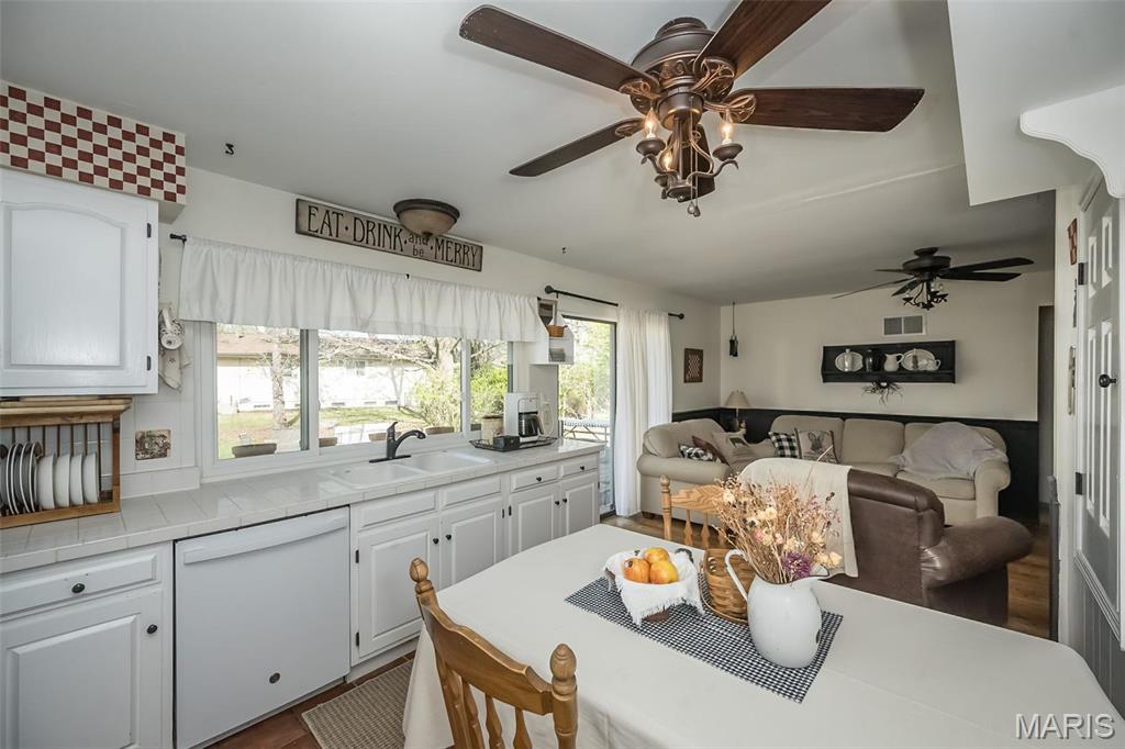 539 Blazedwood Drive Ballwin, MO 63021 - Photo 13 of 33