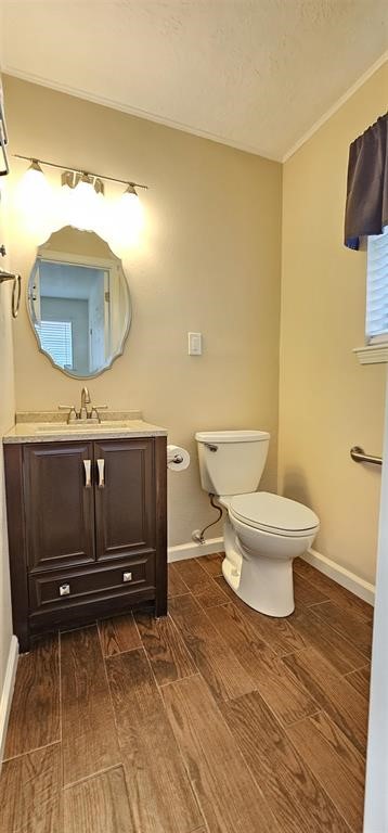 1364 Beagle Road Orange, TX 77632 - Photo 22 of 25 a bathroom with a toilet and a mirror