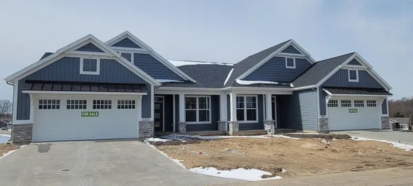 $500,000 | 5547 Canal Avenue Southwest, Unit 63, Wyoming, MI 49418