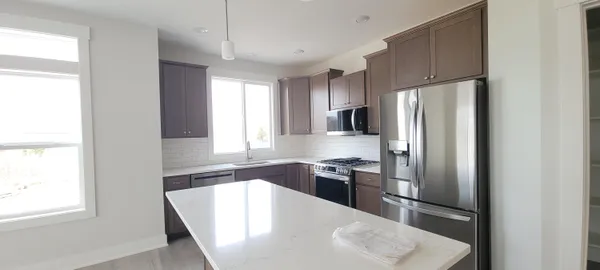 $500,000 | 5547 Canal Avenue Southwest, Unit 63, Wyoming, MI 49418