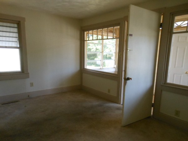 90 Pilgrim Road Weymouth, MA 02191 - Photo 9 of 17