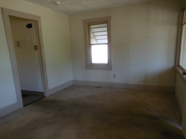 90 Pilgrim Road Weymouth, MA 02191 - Photo 10 of 17