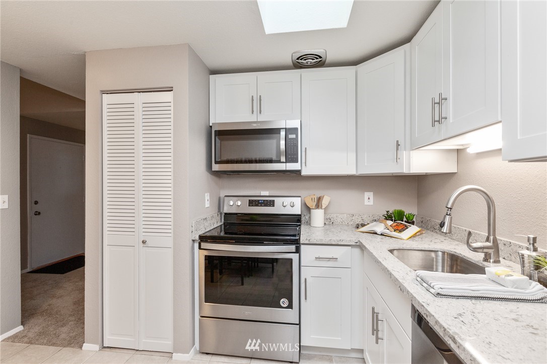 4308 Northeast Sunset Boulevard, Unit X5 Renton, WA 98059 - Photo 9 of 24 Gallery Image 9