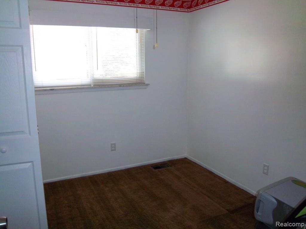 370 Trombley Road Troy, MI 48083 - Photo 9 of 10 Bedroom 3.jpg