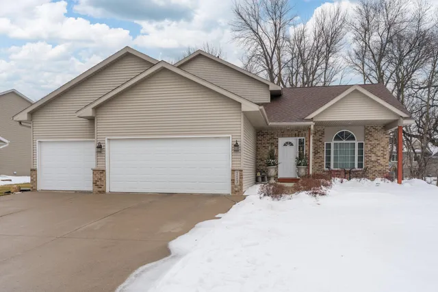 $549,900 | 113 Sunburst Circle, Mankato, MN 56001