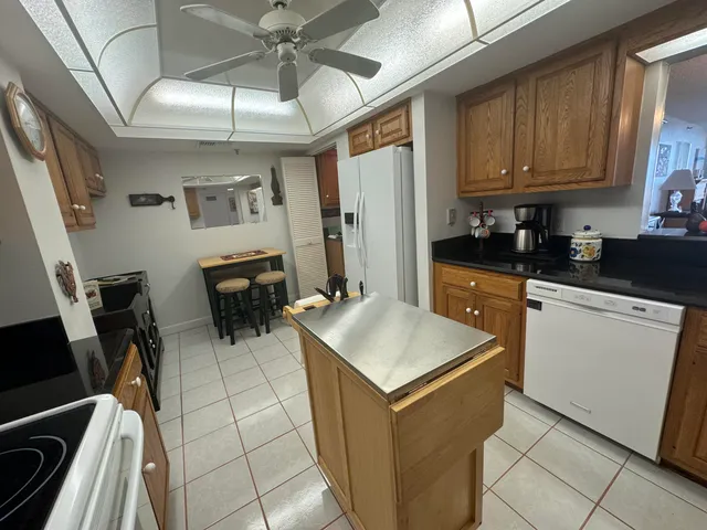 $4,300 | 5047 North Hwy A1A, Unit PH2, Fort Pierce, FL 34949