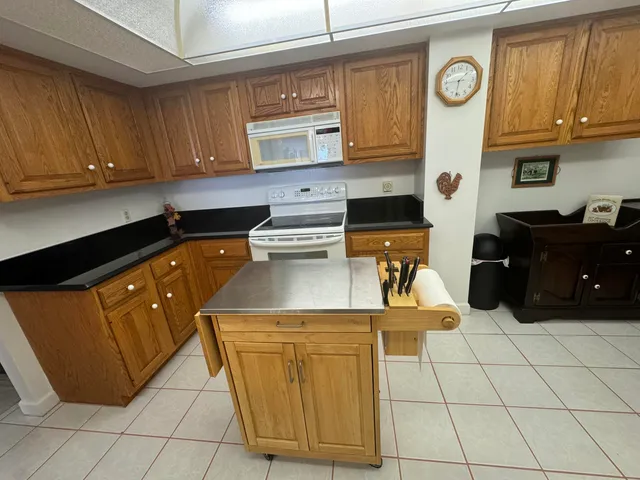 $4,300 | 5047 North Hwy A1A, Unit PH2, Fort Pierce, FL 34949