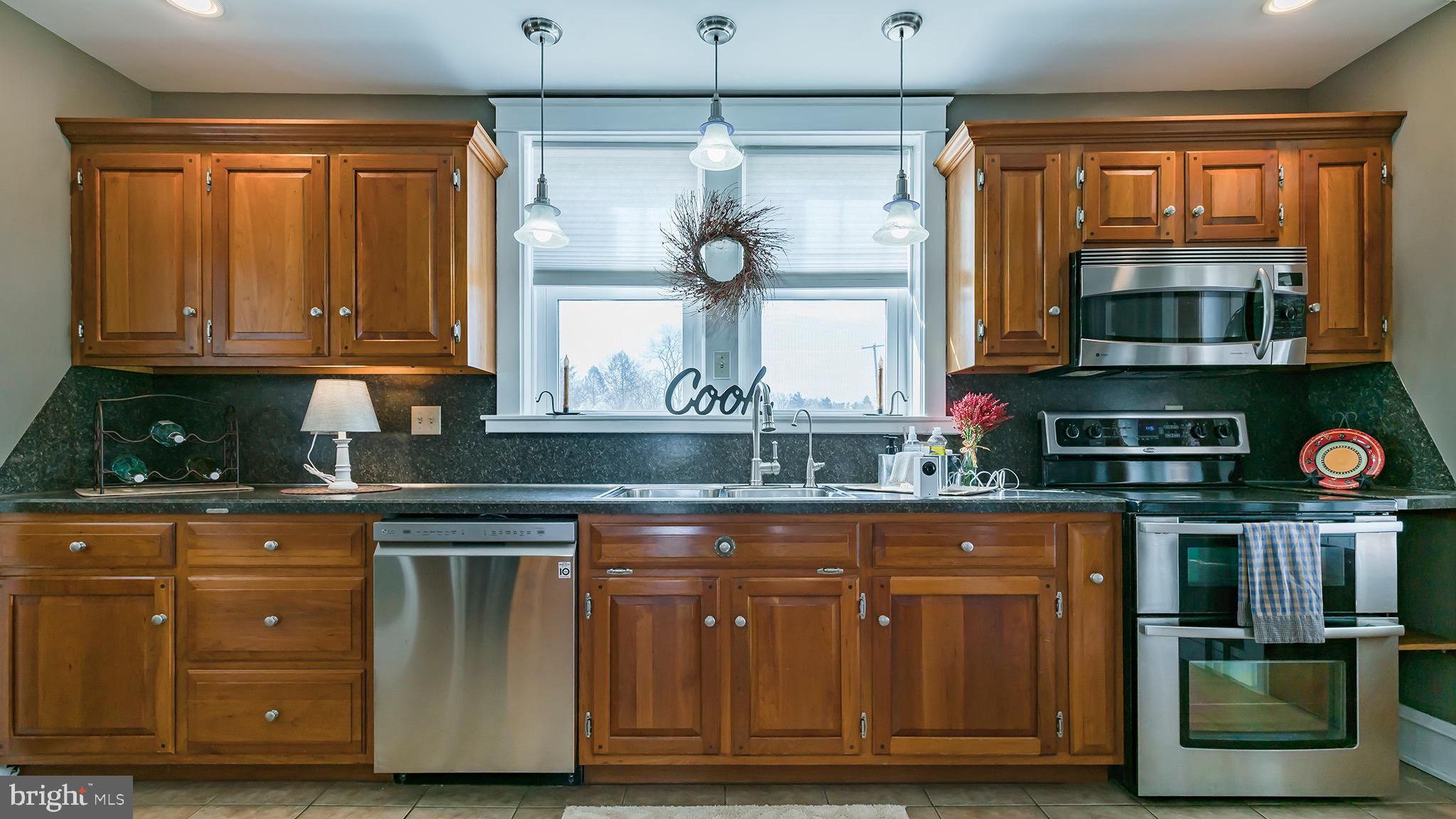 1673 Lancaster Road Manheim, PA 17545 - Photo 16 of 45