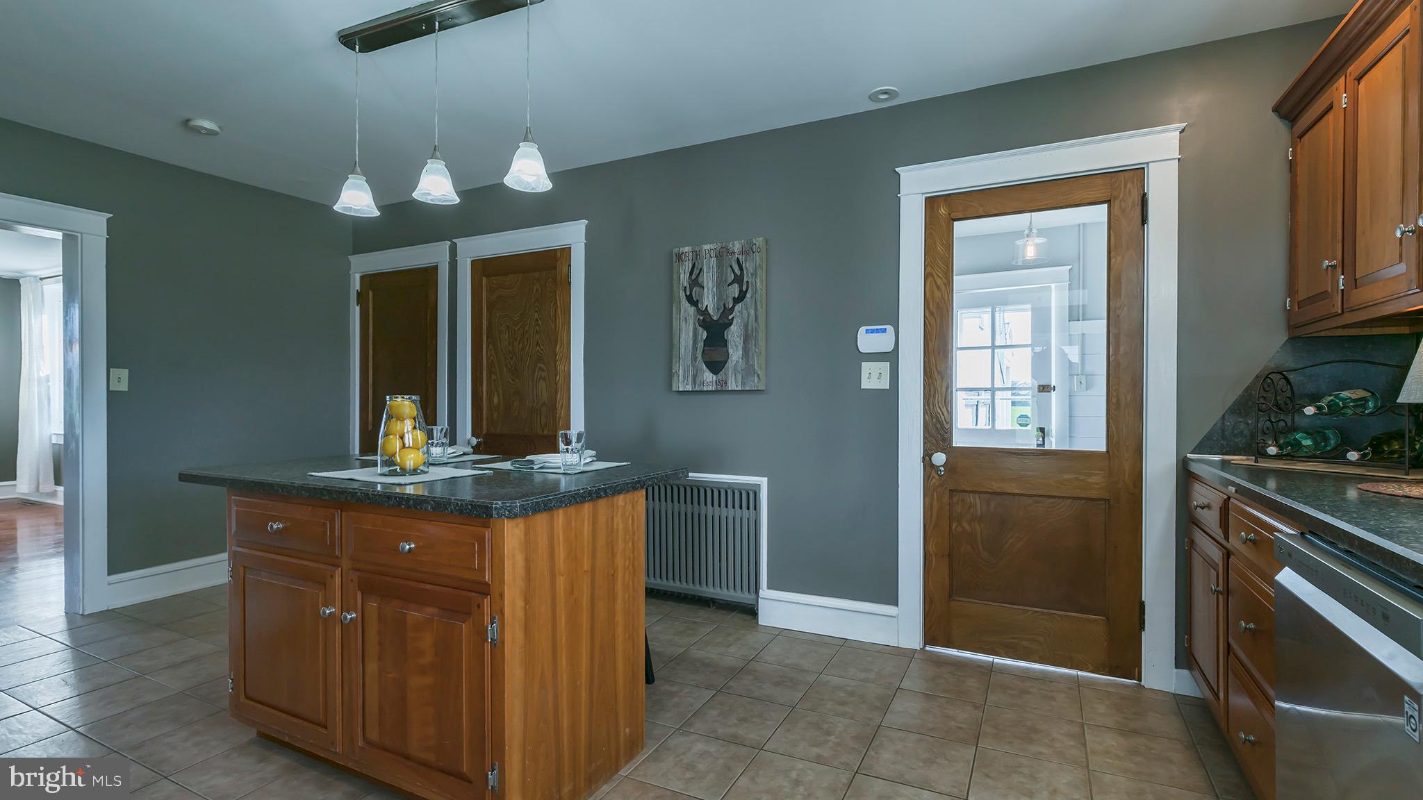 1673 Lancaster Road Manheim, PA 17545 - Photo 17 of 45