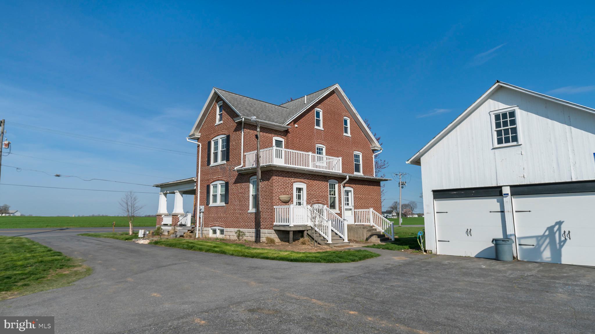 1673 Lancaster Road Manheim, PA 17545 - Photo 4 of 45