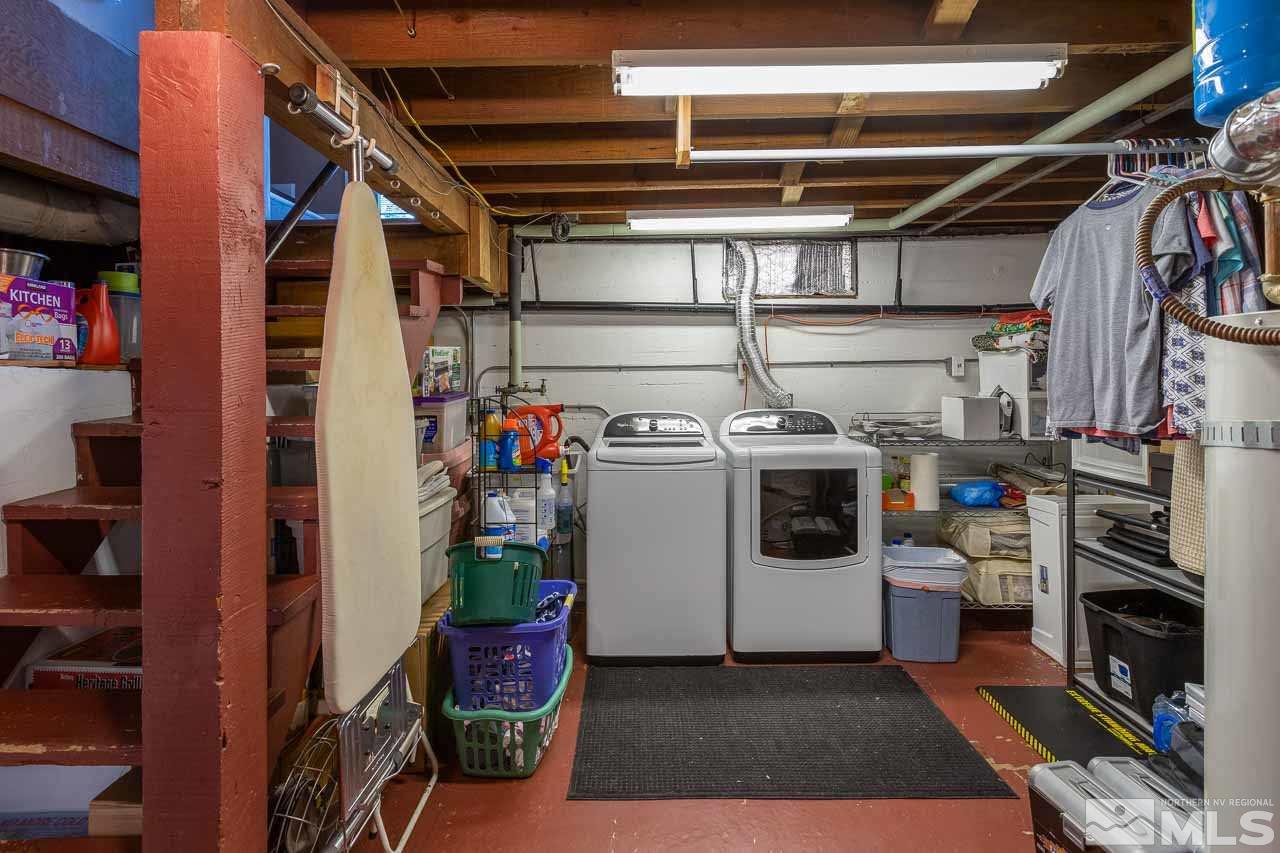 1011 Wright Street Reno, NV 89509 - Photo 16 of 21 a utility room with dryer and washer
