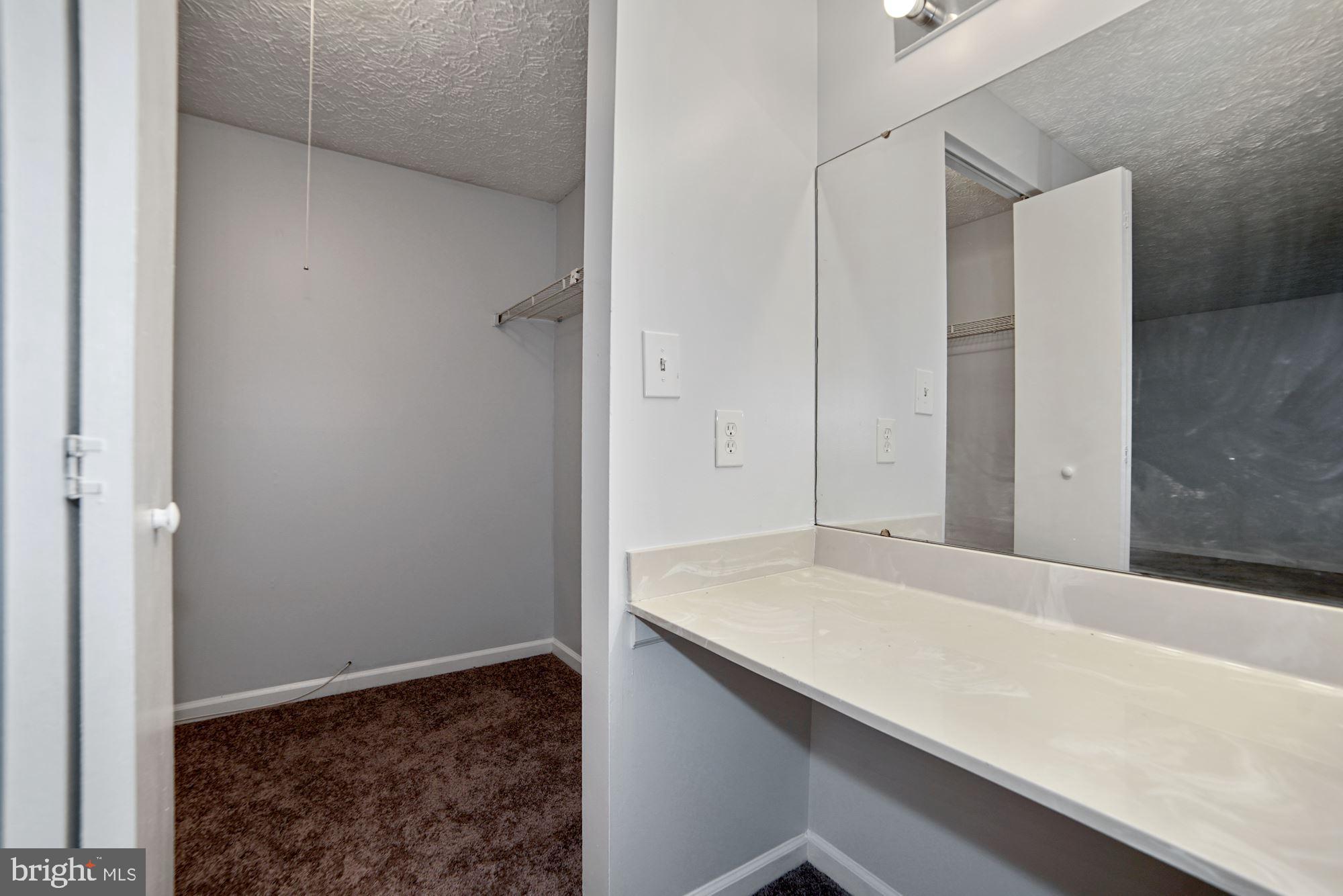 3668 Wharf Lane Triangle, VA 22172 - Photo 13 of 23