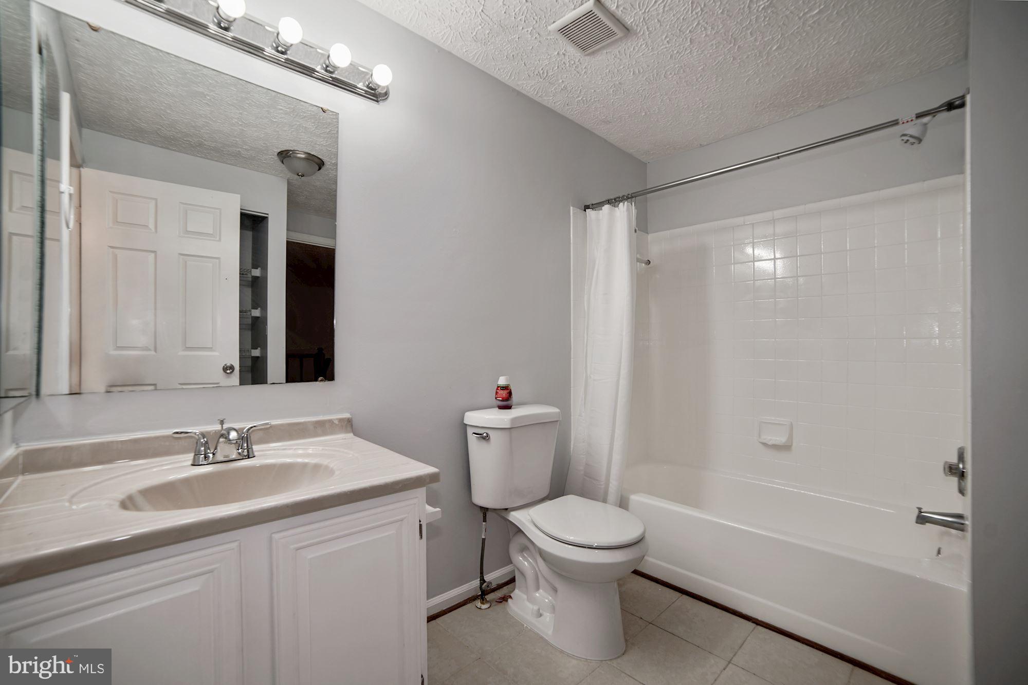 3668 Wharf Lane Triangle, VA 22172 - Photo 14 of 23
