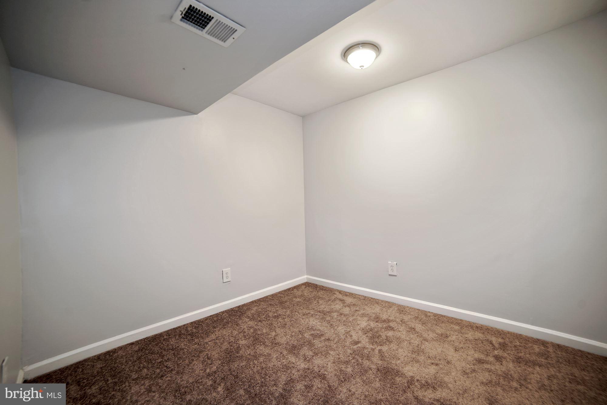 3668 Wharf Lane Triangle, VA 22172 - Photo 19 of 23