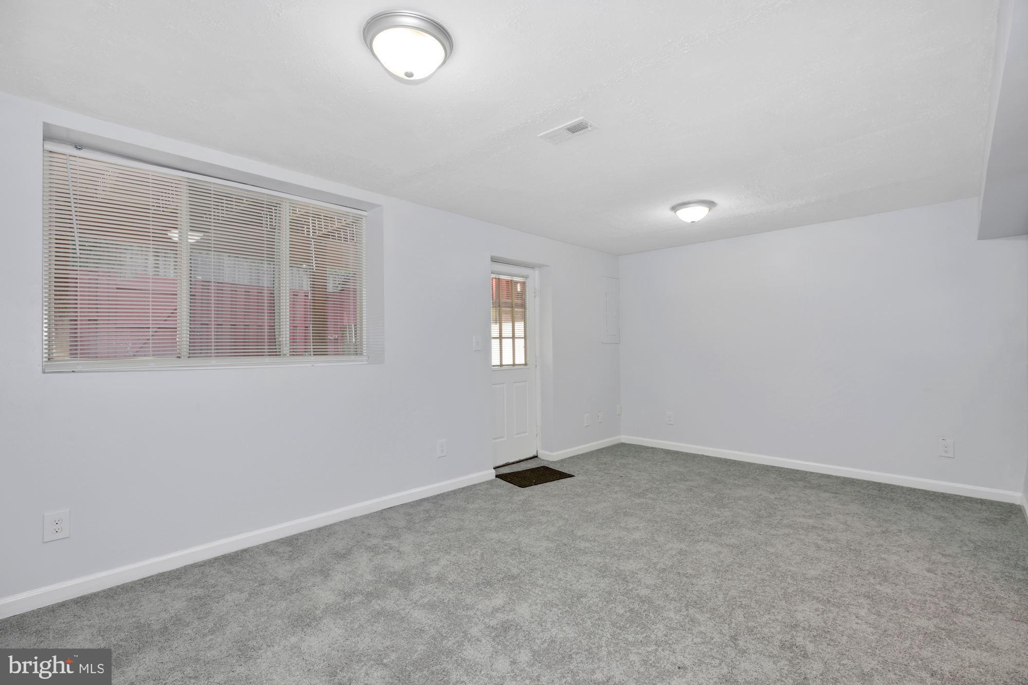 3668 Wharf Lane Triangle, VA 22172 - Photo 20 of 23