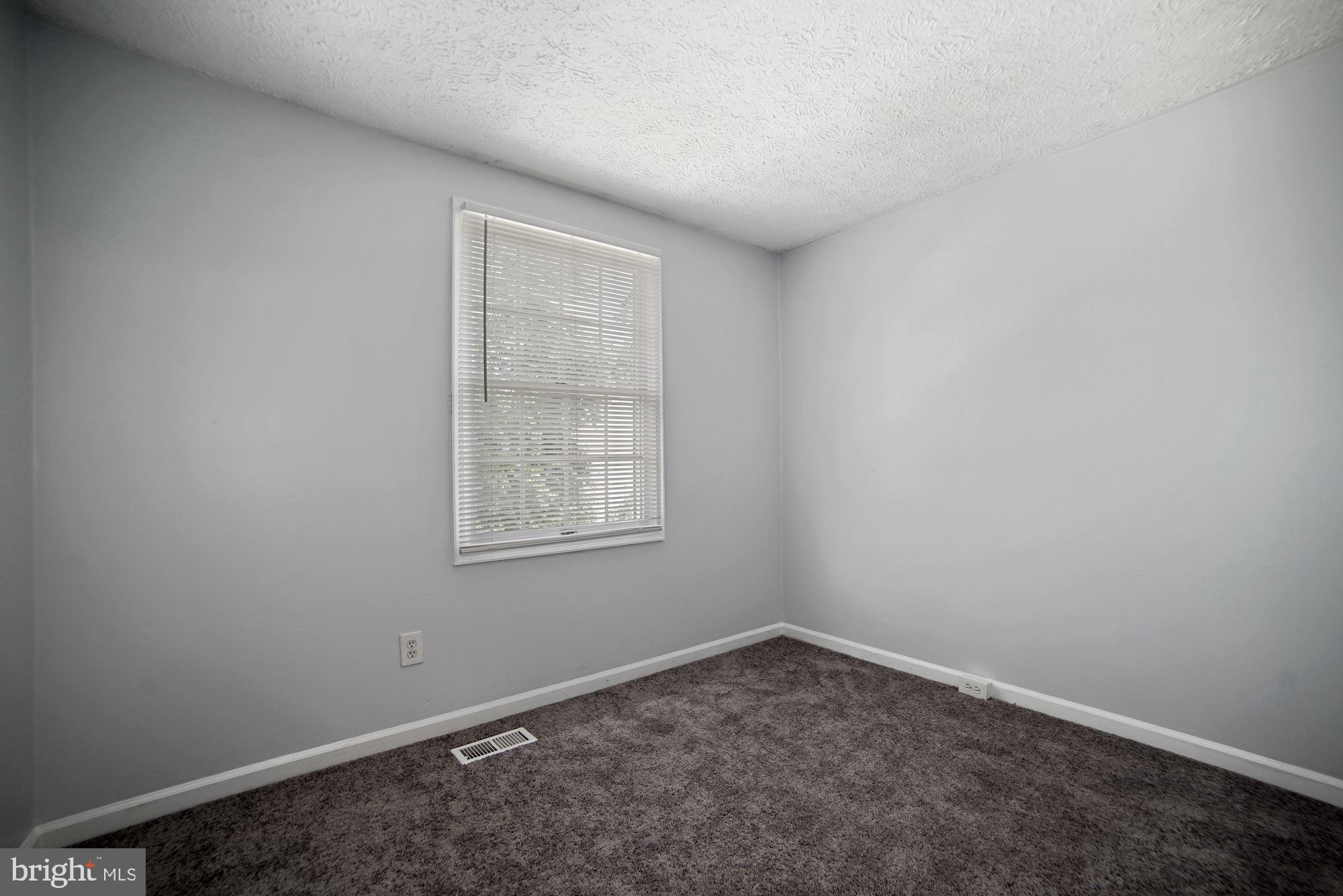 3668 Wharf Lane Triangle, VA 22172 - Photo 22 of 23