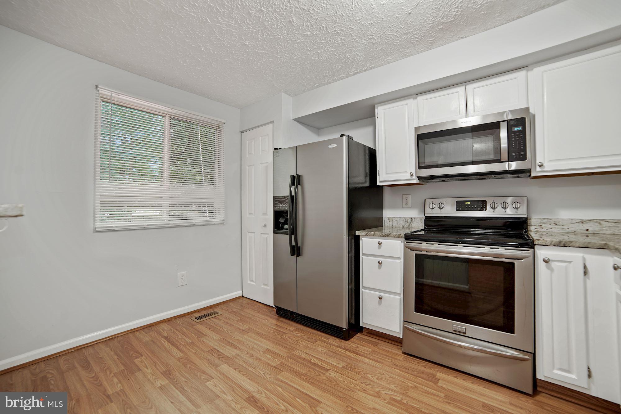 3668 Wharf Lane Triangle, VA 22172 - Photo 7 of 23