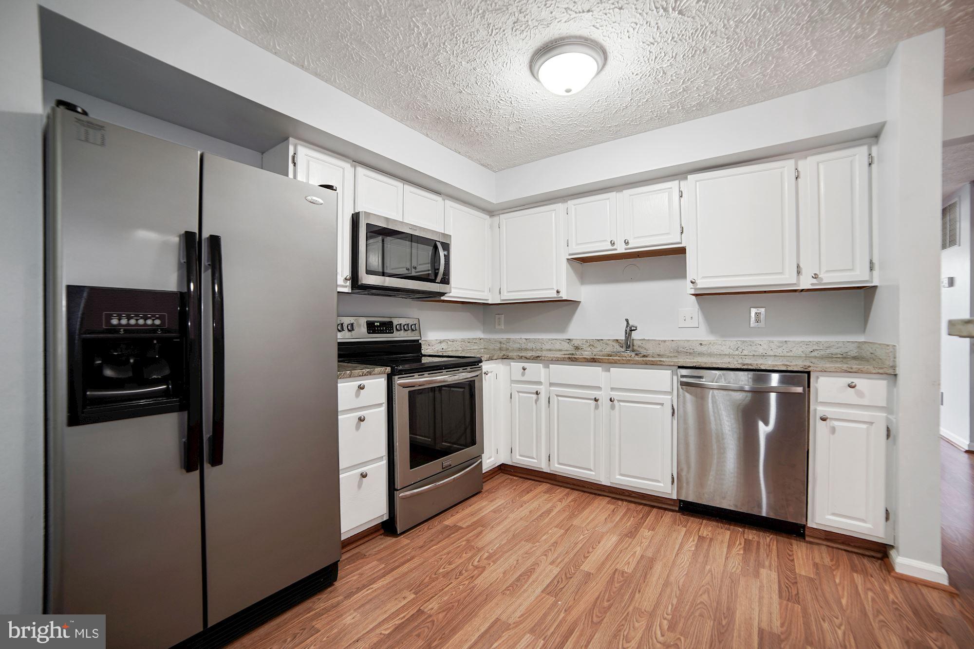 3668 Wharf Lane Triangle, VA 22172 - Photo 8 of 23