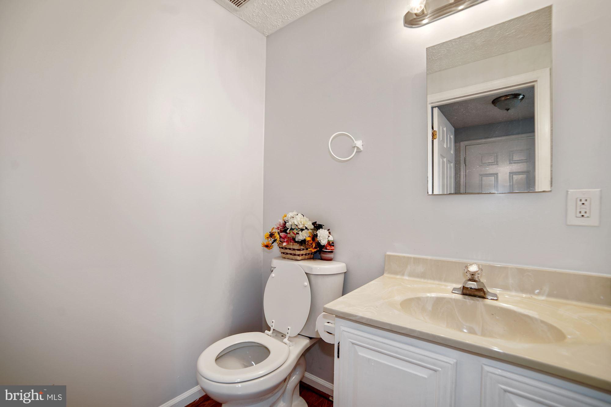 3668 Wharf Lane Triangle, VA 22172 - Photo 9 of 23
