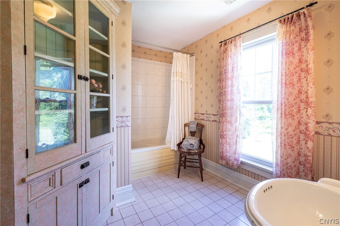 1 County Rte 10 Schroeppel, NY 13132 - Photo 45 of 49 Second Floor Shared Full Bathroom