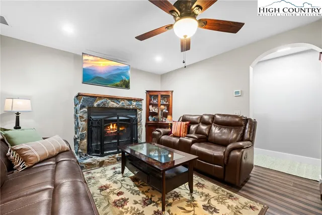 $875,000 | 167 Wagon Wheel Lane, Deep Gap, NC 28618