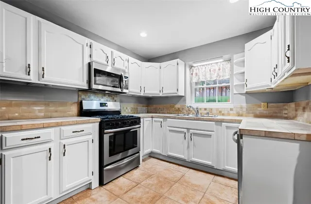 $875,000 | 167 Wagon Wheel Lane, Deep Gap, NC 28618