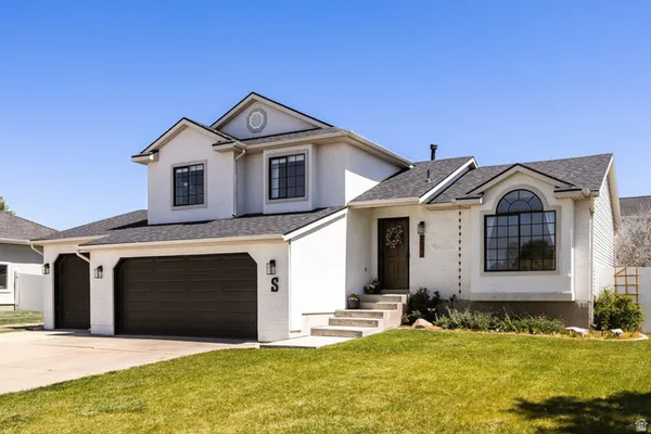 $570,000 | 1547 South 2650th Street West, Syracuse, UT 84075
