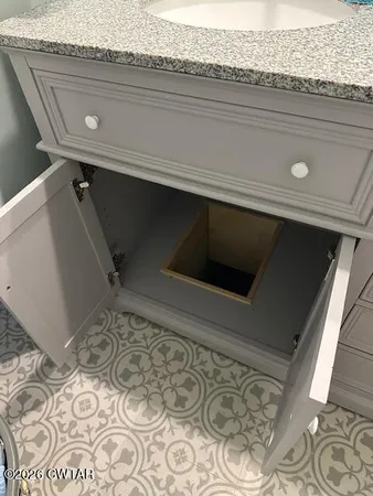a bathroom with a toilet