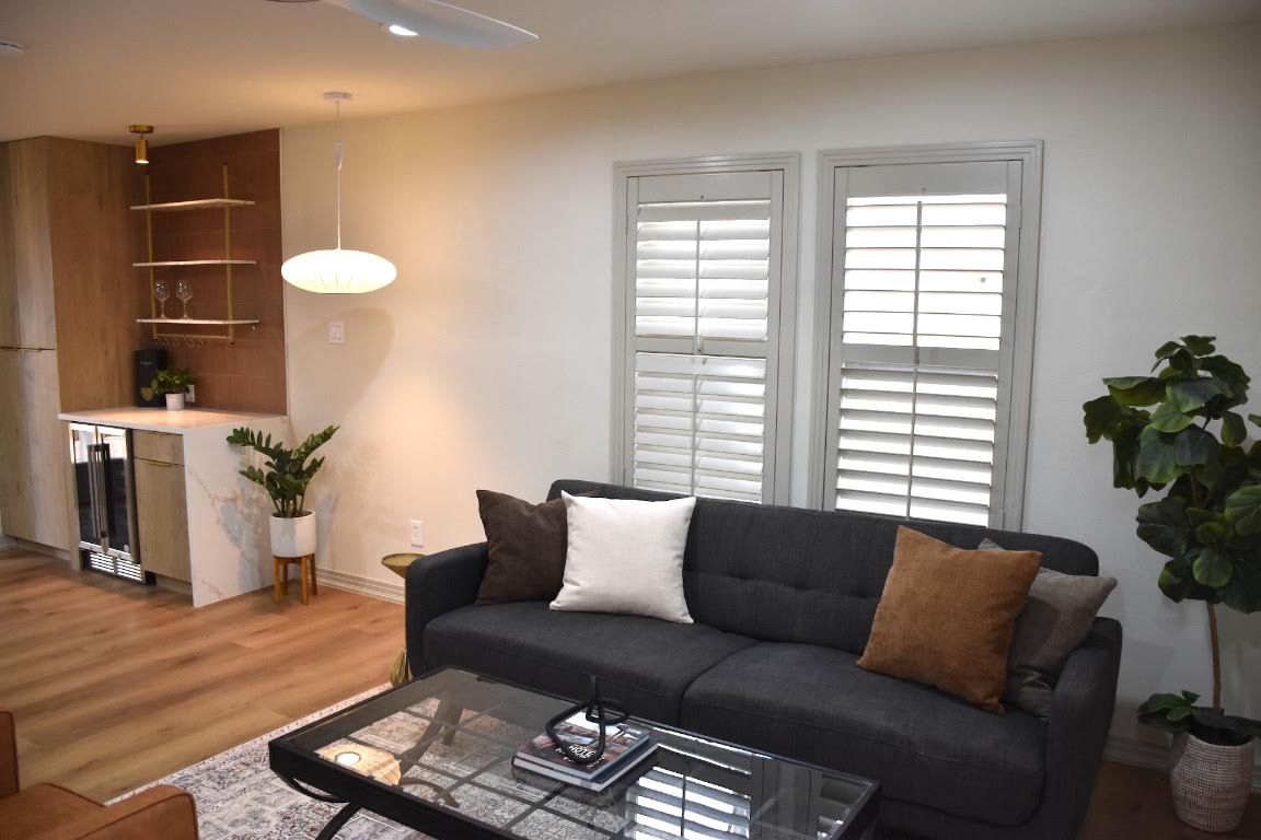 1314 East 13th Street Austin, TX 78702 - Photo 12 of 20 a living room with furniture and a potted plant