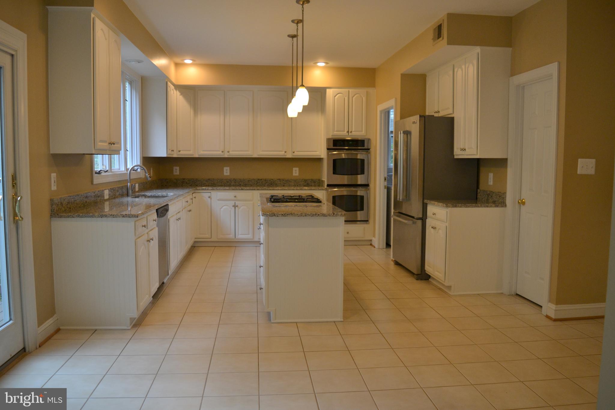 11261 Center Harbor Road Reston, VA 20194 - Photo 23 of 51 Neutral and ready for your personal touch!