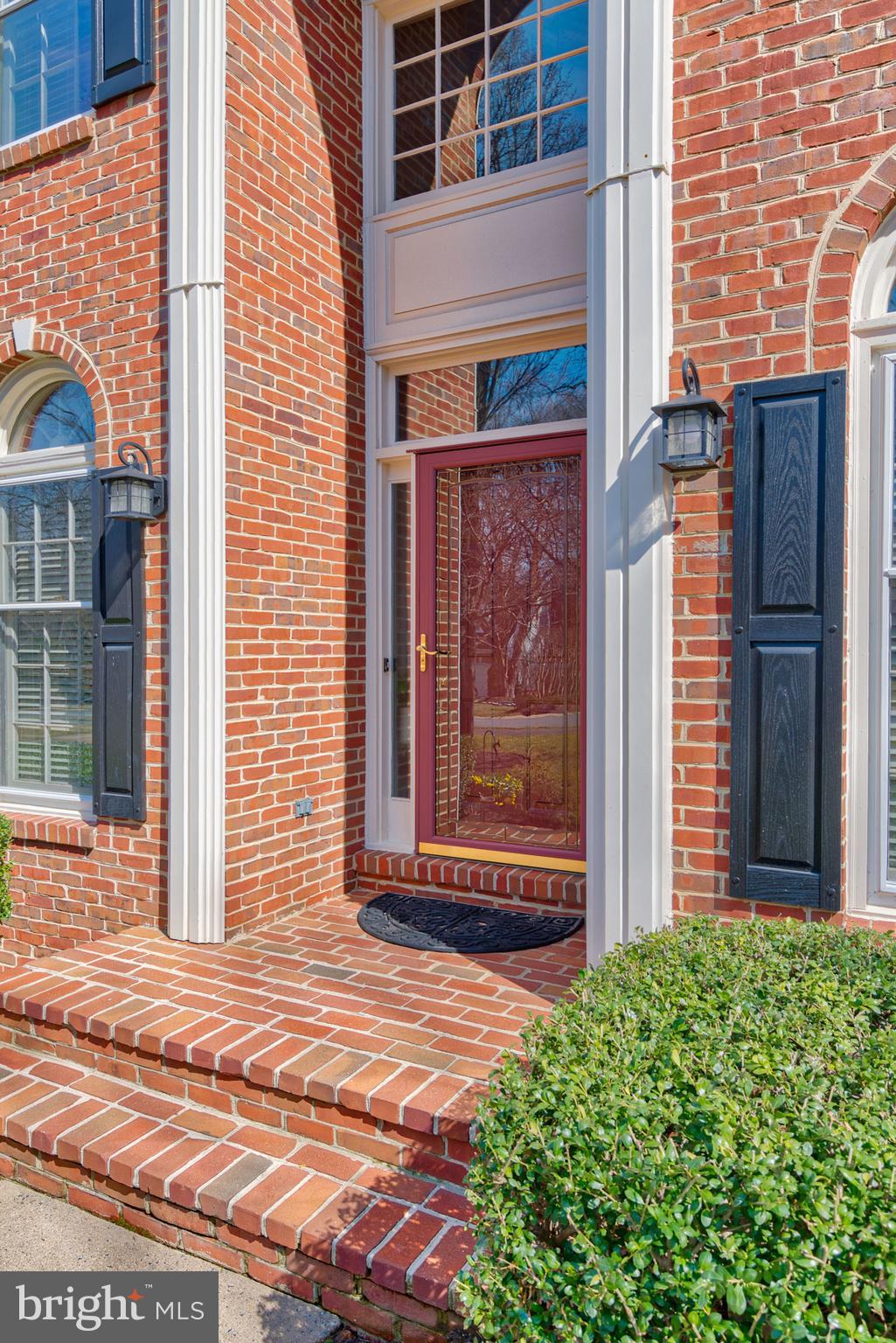 11261 Center Harbor Road Reston, VA 20194 - Photo 4 of 51 Come on in!