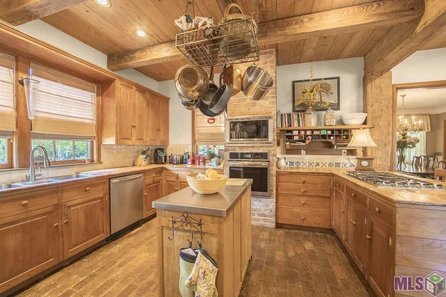 $1,720,000 | 37110 St Andrews Fairway, Prairieville, LA 70769