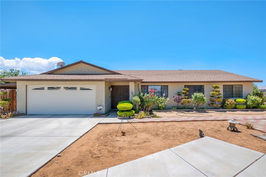 22117 Cholena Road Apple Valley, CA 92307 - Photo 2 of 33