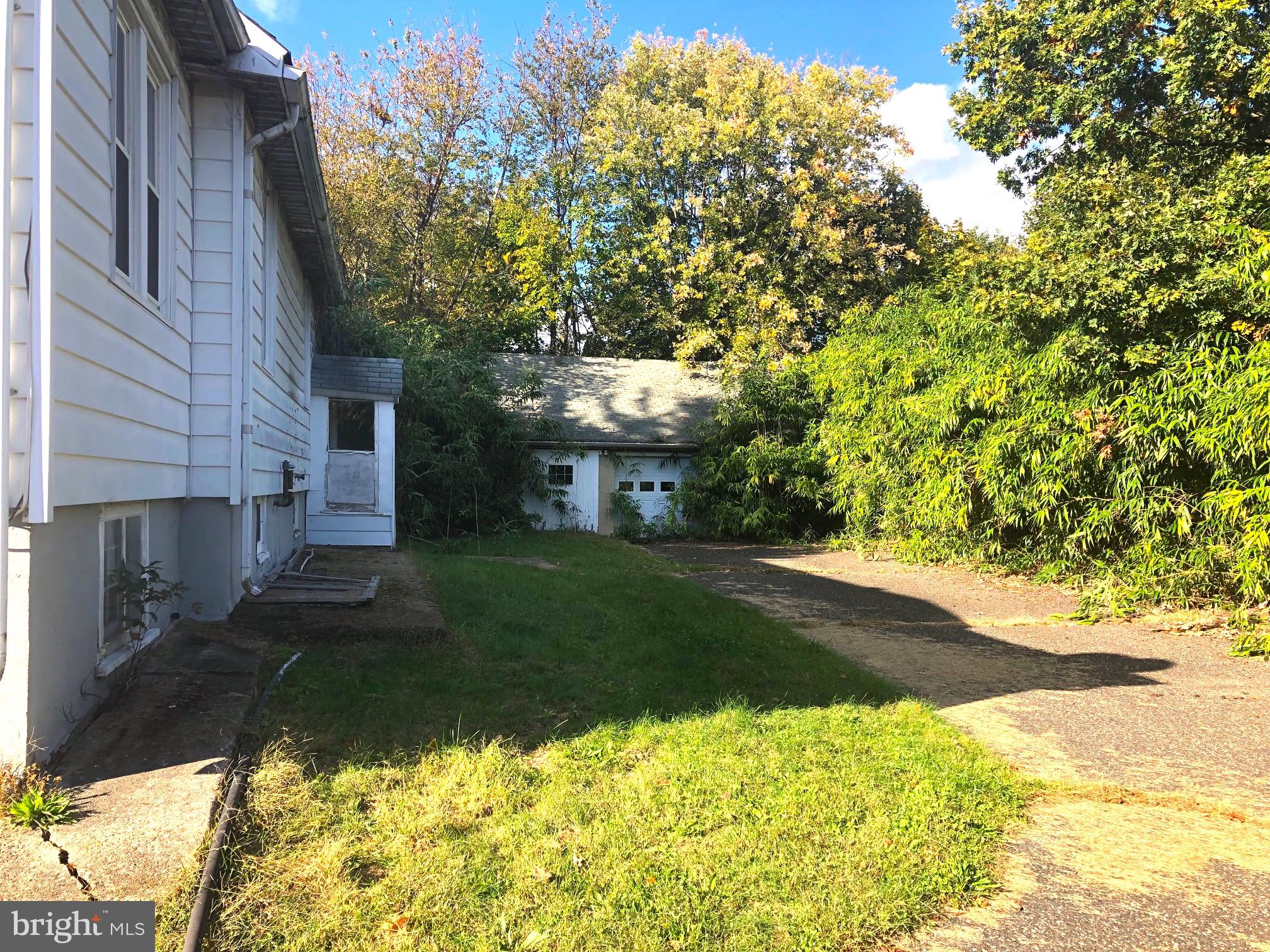 360 Harmony Road Gibbstown, NJ 08027 - Photo 4 of 22