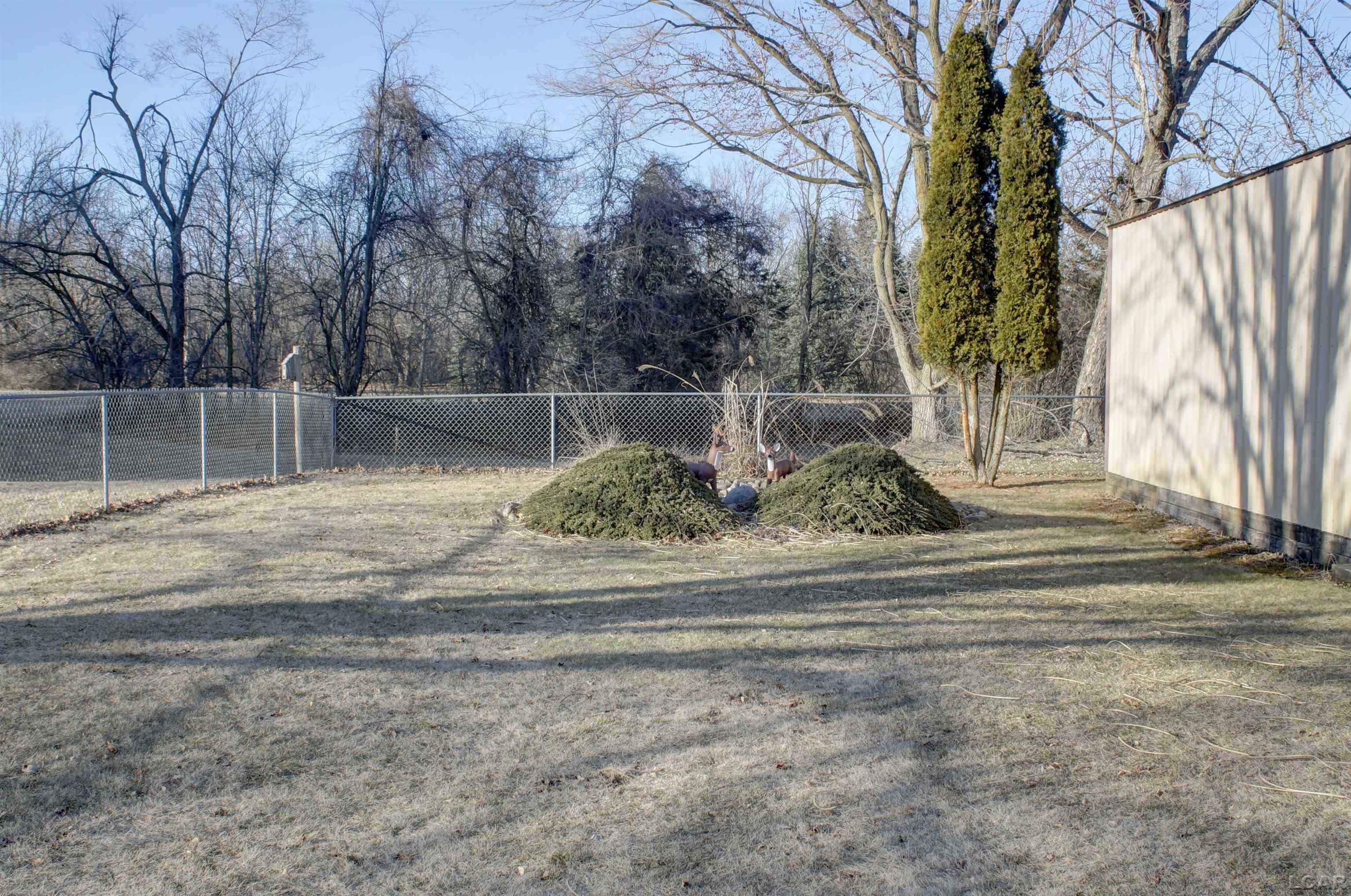 311 West Russell Road Tecumseh, MI 49286 - Photo 35 of 40 50133367-91ffc905-6523-4a22-b72b-ad64d254f7a0.JPG