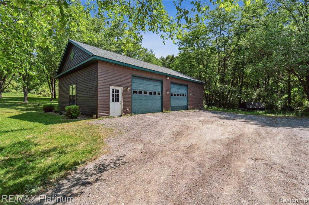 17095 Rosehill Road Pinckney, MI 48169 - Photo 2 of 57