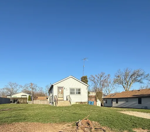 $300,000 | 4908 Cross Street, Downers Grove, IL 60515