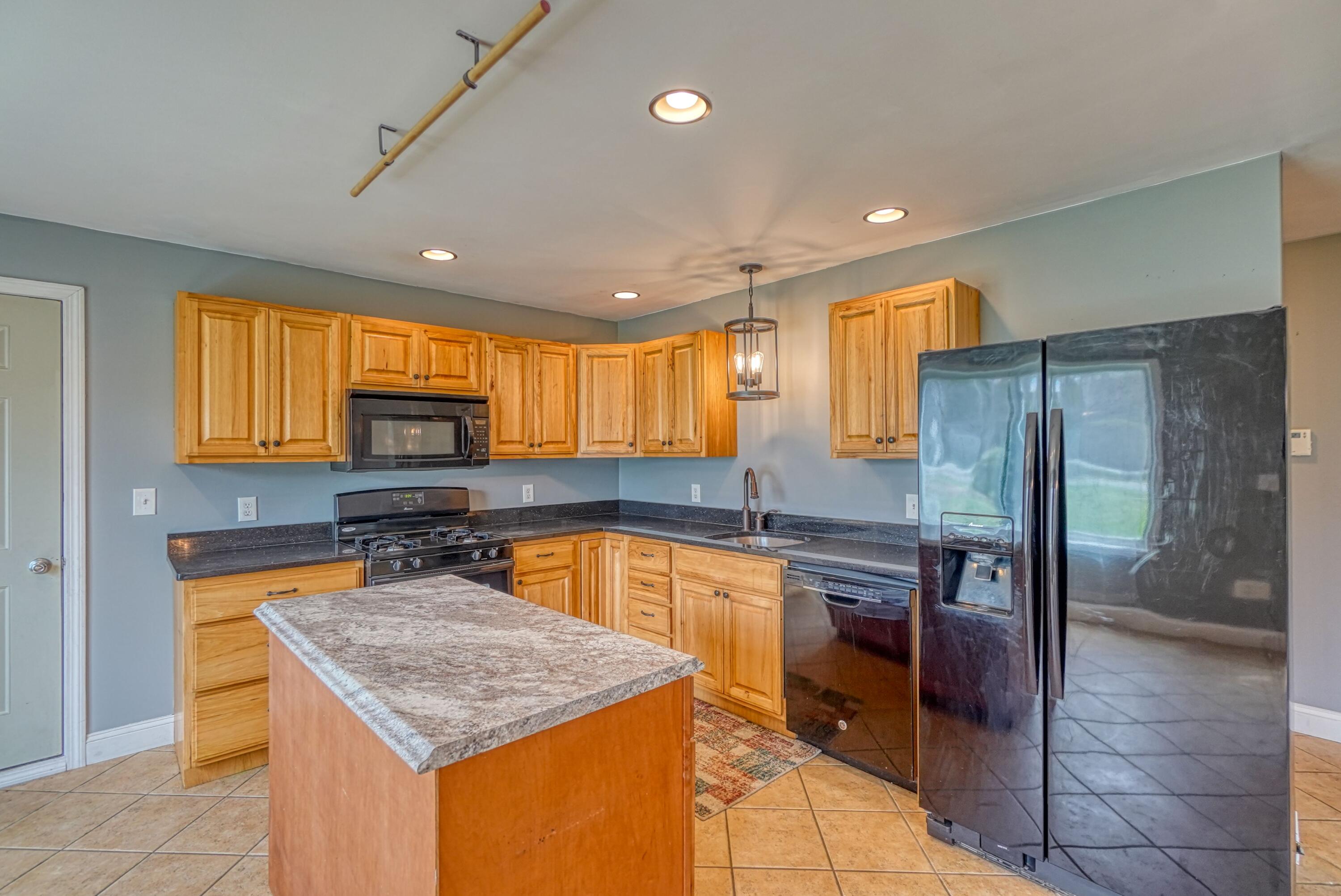 895 Mutton Lane Clinton, ME 04927 - Photo 7 of 26 07
