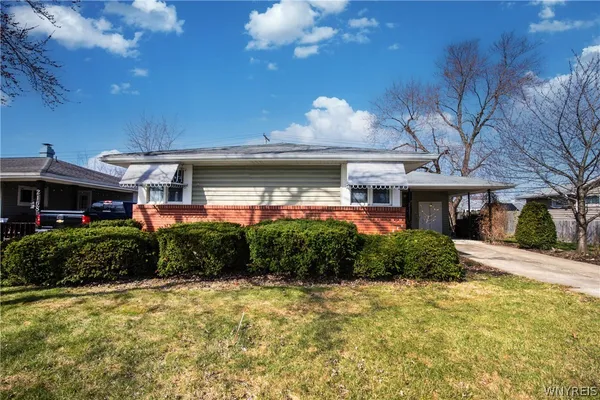 $219,900 | 2174 Parker Boulevard, Tonawanda, NY 14150