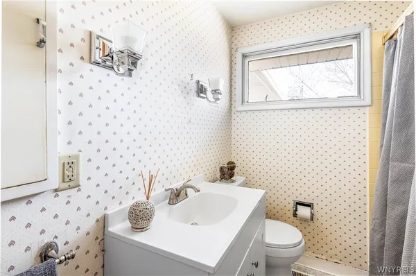 $219,900 | 2174 Parker Boulevard, Tonawanda, NY 14150