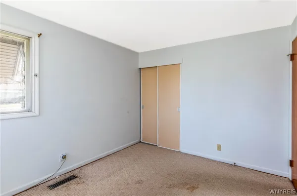 $219,900 | 2174 Parker Boulevard, Tonawanda, NY 14150