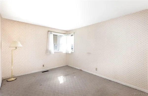 $219,900 | 2174 Parker Boulevard, Tonawanda, NY 14150